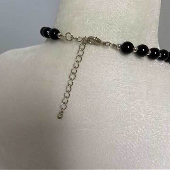 🍭6/$30 black and silver beaded long necklace - Picture 3 of 3